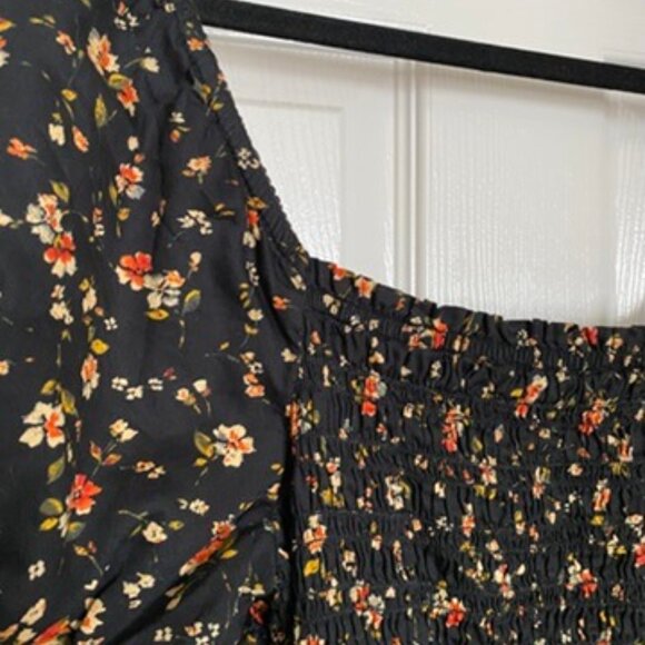 black puff-sleeve floral mini dress - Picture 4 of 5